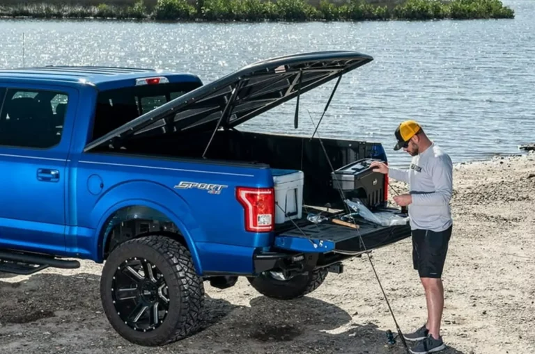 UnderCover SE One-Piece Tonneau Cover UnderCover SE One-Piece Tonneau Cover