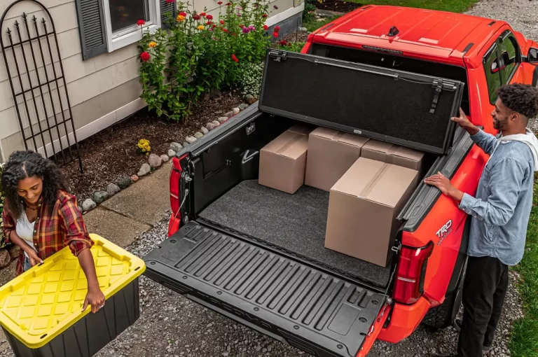 UnderCover Select Hard-Folding Tonneau Cover UnderCover Select Hard-Folding Tonneau Cover