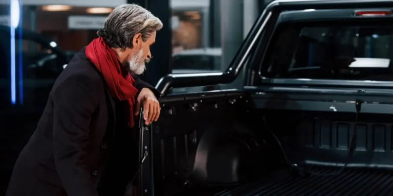 Tonneau Cover Installation: Folding, Roll-Up & Retractable Tonneau Cover Installation